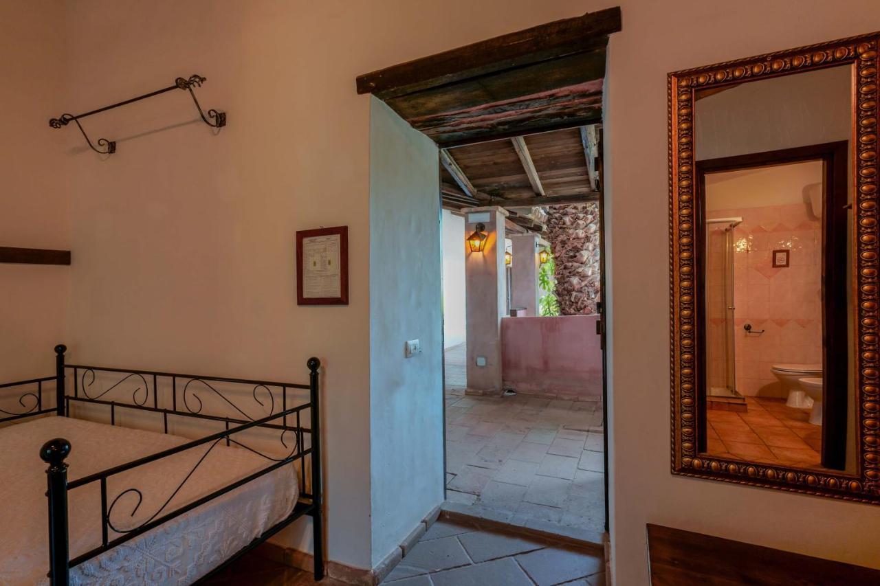 Il Monastero Ξενοδοχείο Geremèas Εξωτερικό φωτογραφία